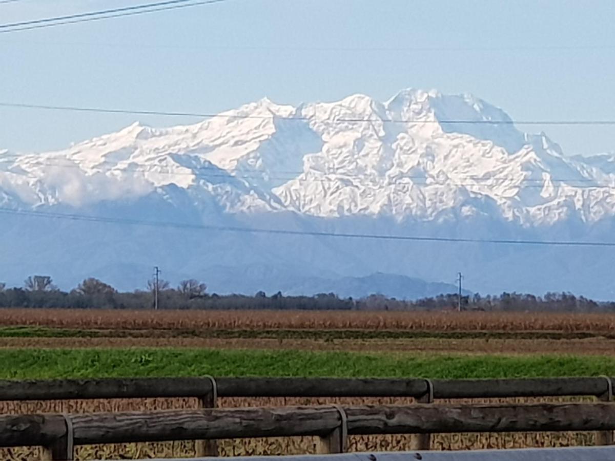 Az.Agr.Cascina Moretta Momo Buitenkant foto