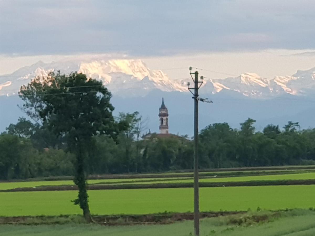 Az.Agr.Cascina Moretta Momo Buitenkant foto