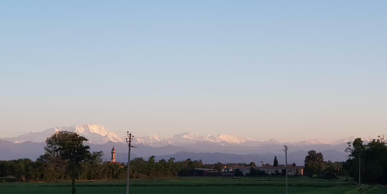 Az.Agr.Cascina Moretta Momo Buitenkant foto